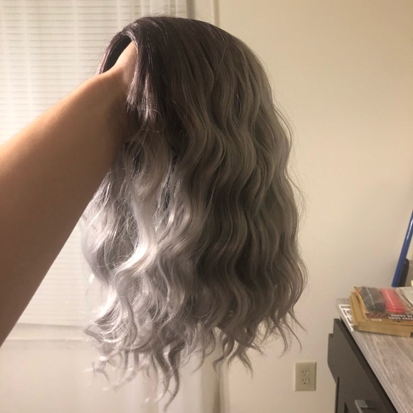 Curls Wavy Bob Ombre Wig - Picture 8 of 9